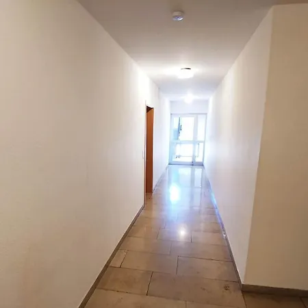 Fr13 - Modernes 1-zimmer-apartment Mit Balkon In Appartement