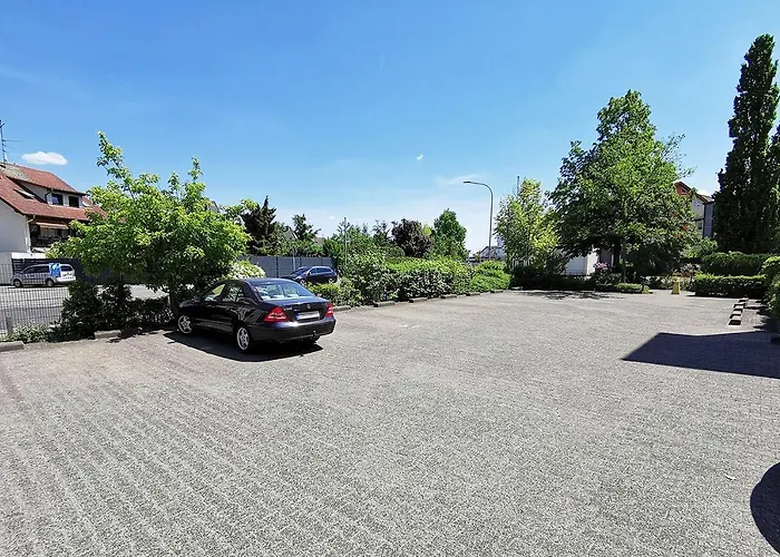 Fr13 - Modernes 1-zimmer-apartment Mit Balkon In דירה